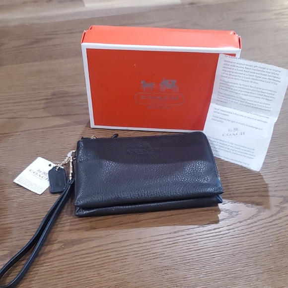 Coach Black Pebbled Leather Wristlet Bag - Picture 3 of 11